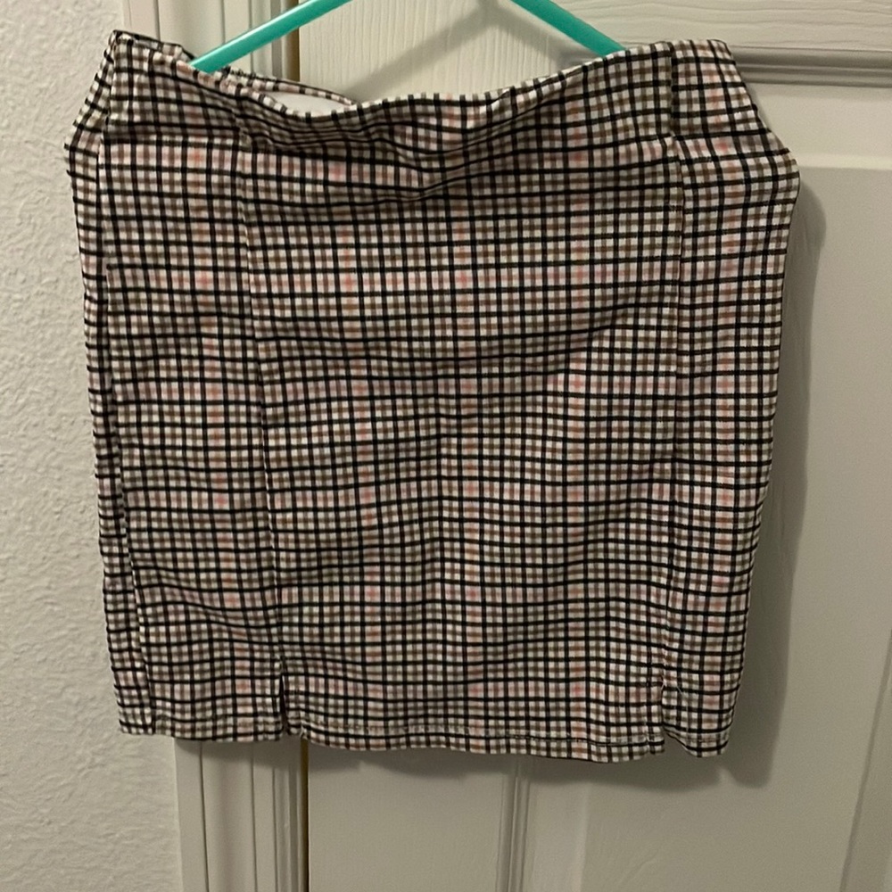Checkered short skirt